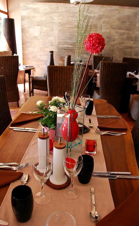 Hotel Les Mazets Des Roches Тараскон Экстерьер фото