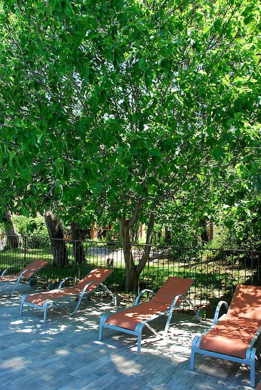 Hotel Les Mazets Des Roches Тараскон Экстерьер фото
