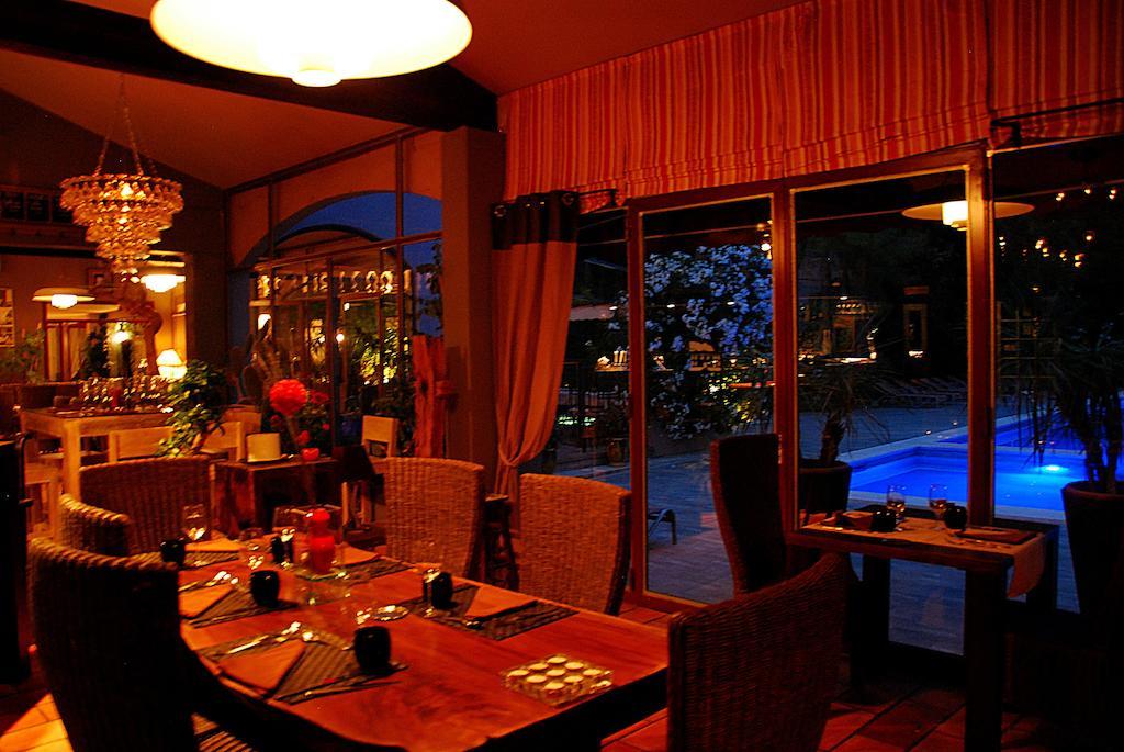 Hotel Les Mazets Des Roches Тараскон Экстерьер фото