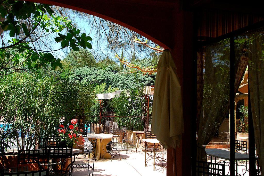 Hotel Les Mazets Des Roches Тараскон Экстерьер фото