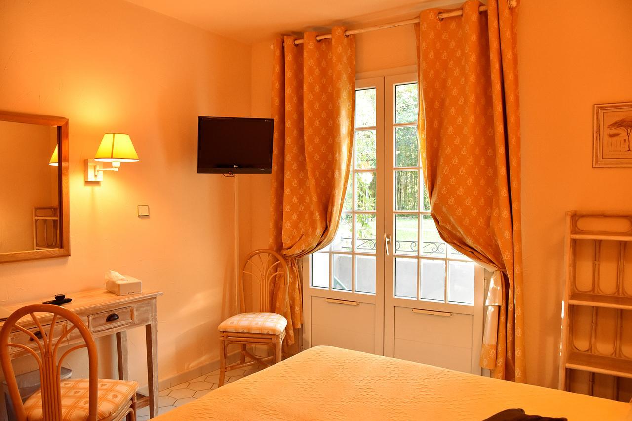 Hotel Les Mazets Des Roches Тараскон Экстерьер фото
