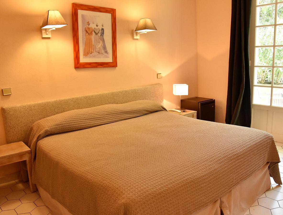 Hotel Les Mazets Des Roches Тараскон Экстерьер фото