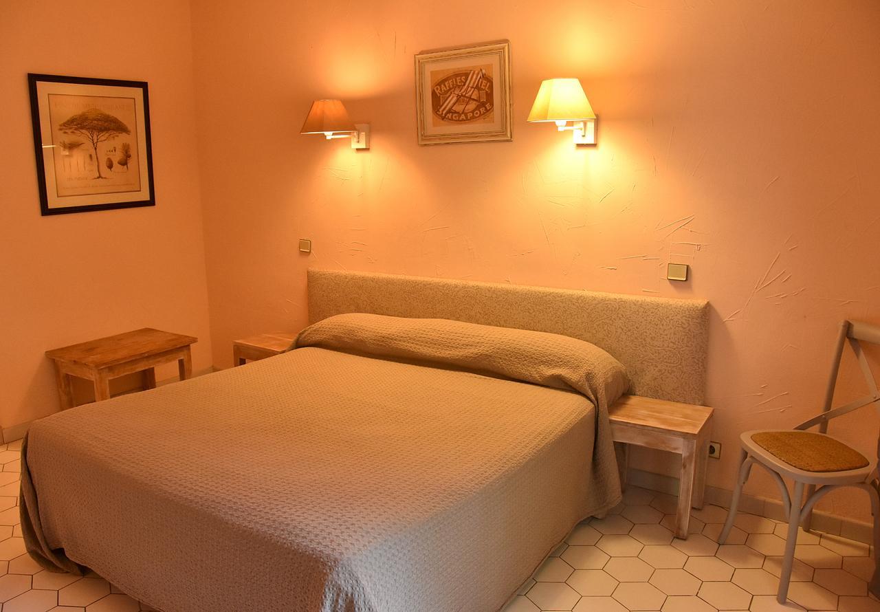 Hotel Les Mazets Des Roches Тараскон Экстерьер фото