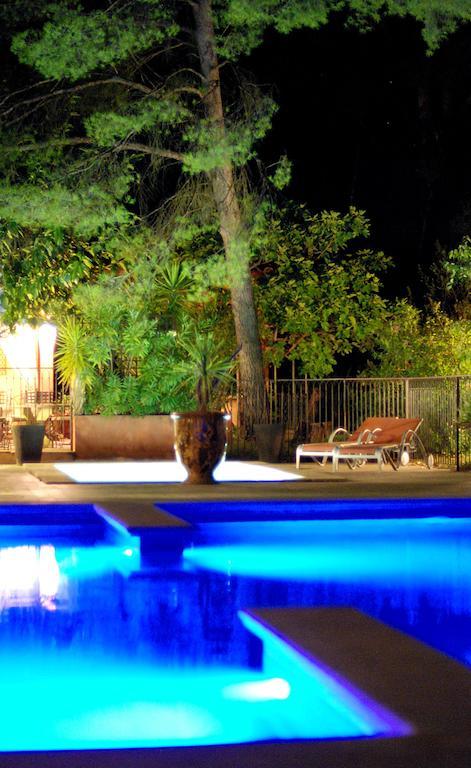 Hotel Les Mazets Des Roches Тараскон Экстерьер фото