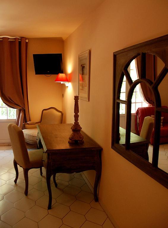 Hotel Les Mazets Des Roches Тараскон Экстерьер фото